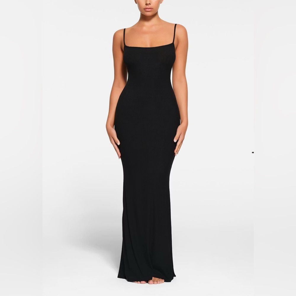 NWOT - Skims SOFT LOUNGE PETITE LONG SLIP DRESS
ONYX / SP